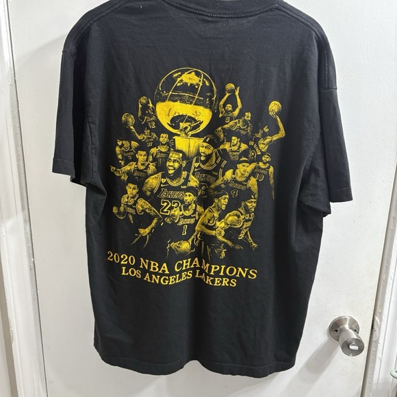 Lakers basketball t shirt Mens XLarge Suna Tag 2020 Champions  NBA Graphic Tee - Picture 3 of 11